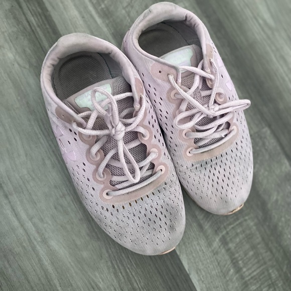 Well Worn Under Armour Tennis Shoe - Picture 3 of 3